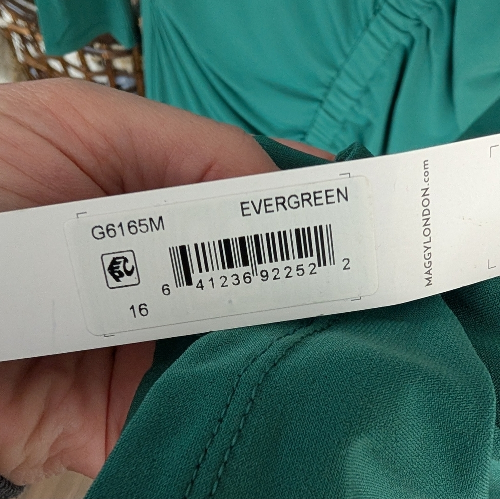 NWT- Maggy London Dress- Evergreen Size 16 - Picture 3 of 5